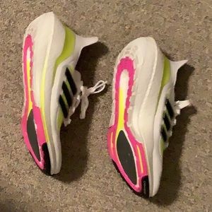 Adidas ultra boost 21 size 6 neon pink and yellow brand new never worn